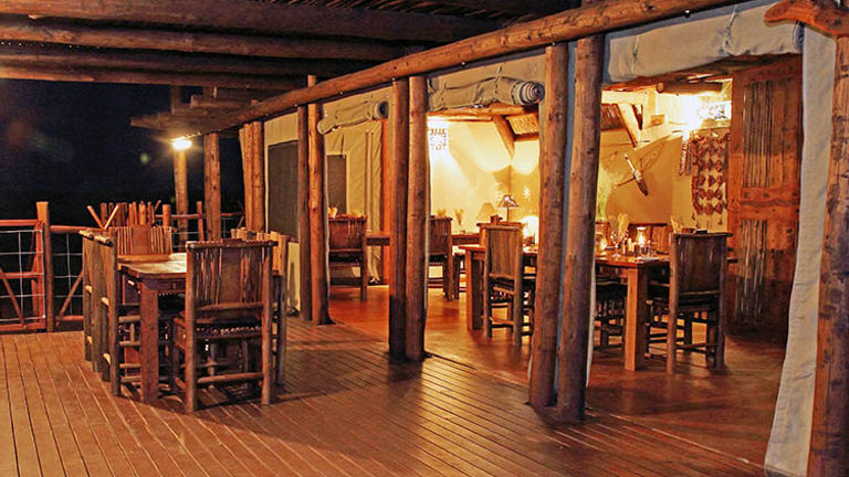 !Xaus Lodge’s dining room and deck // © 2016 !Xaus Lodge