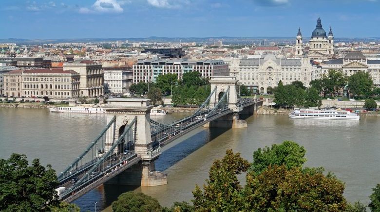 <b>Budapest Scenery</b>