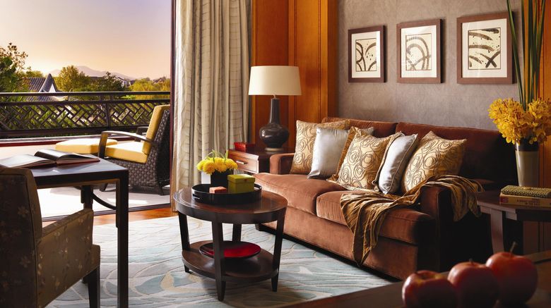 <b>Four Seasons Hotel Hangzhou at West Lake Lobby</b>. Images powered by <a href=_-9.html title="Leonardo Worldwide" target="_blank">Leonardo</a>.