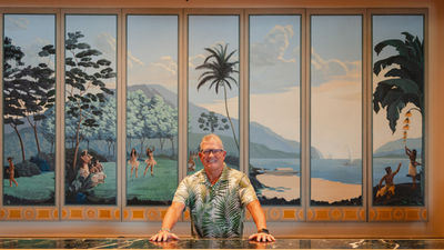 Former Maui County film commissioner Tracy Bennett leads the complimentary, small-group experience for resort guests.