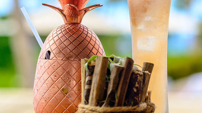 Hawaii Hotel Drinks