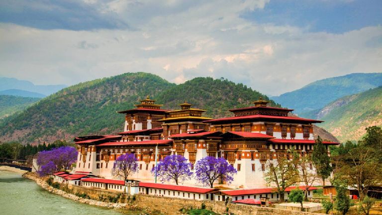 Hikers can enjoy stunning views of the 17th-century Punakha Dzong.