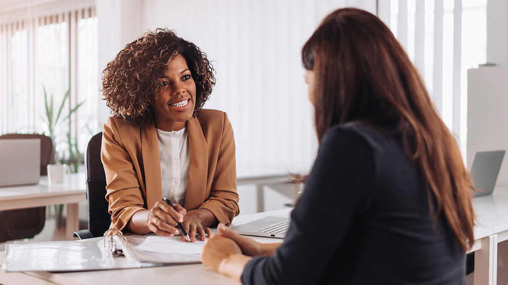 How to Effectively Manage Your Finances as a Travel Advisor