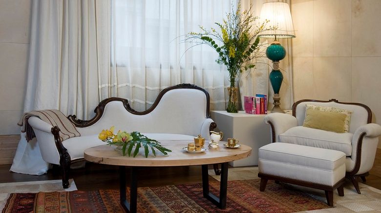 <b>Hub Porteno Room</b>. Images powered by <a href=_-6.html title="Leonardo Worldwide" target="_blank">Leonardo</a>.