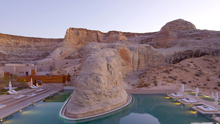 Jaw-Dropping Hotel Pools 8