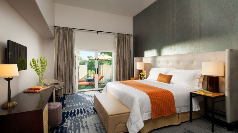 <b>Phoenician Residences Luxury Collection Room</b>. Images powered by <a href=_.html title="Leonardo Worldwide" target="_blank">Leonardo</a>.