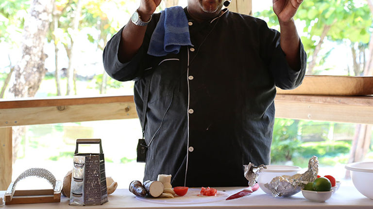 The Roatan tour also includes a cooking demonstration with chef Samuel, a local who teaches guest how to prepare shrimp. // © 2017 Mindy Poder
