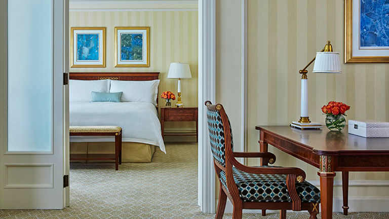 The spacious Ambassador Suite // © 2015 Christian Horan/Four Seasons Hotel Doha