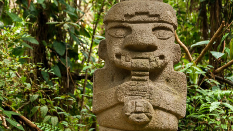 Visitors can see famous stone statues in San Agustin. // © 2016 iStock