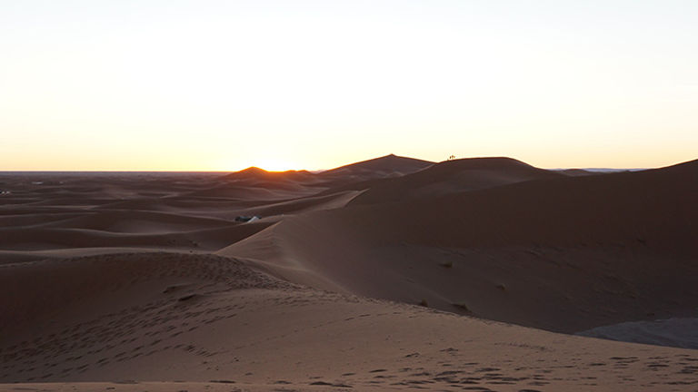Watch both sunset and sunrise from the dunes. // © 2018 Valerie Chen